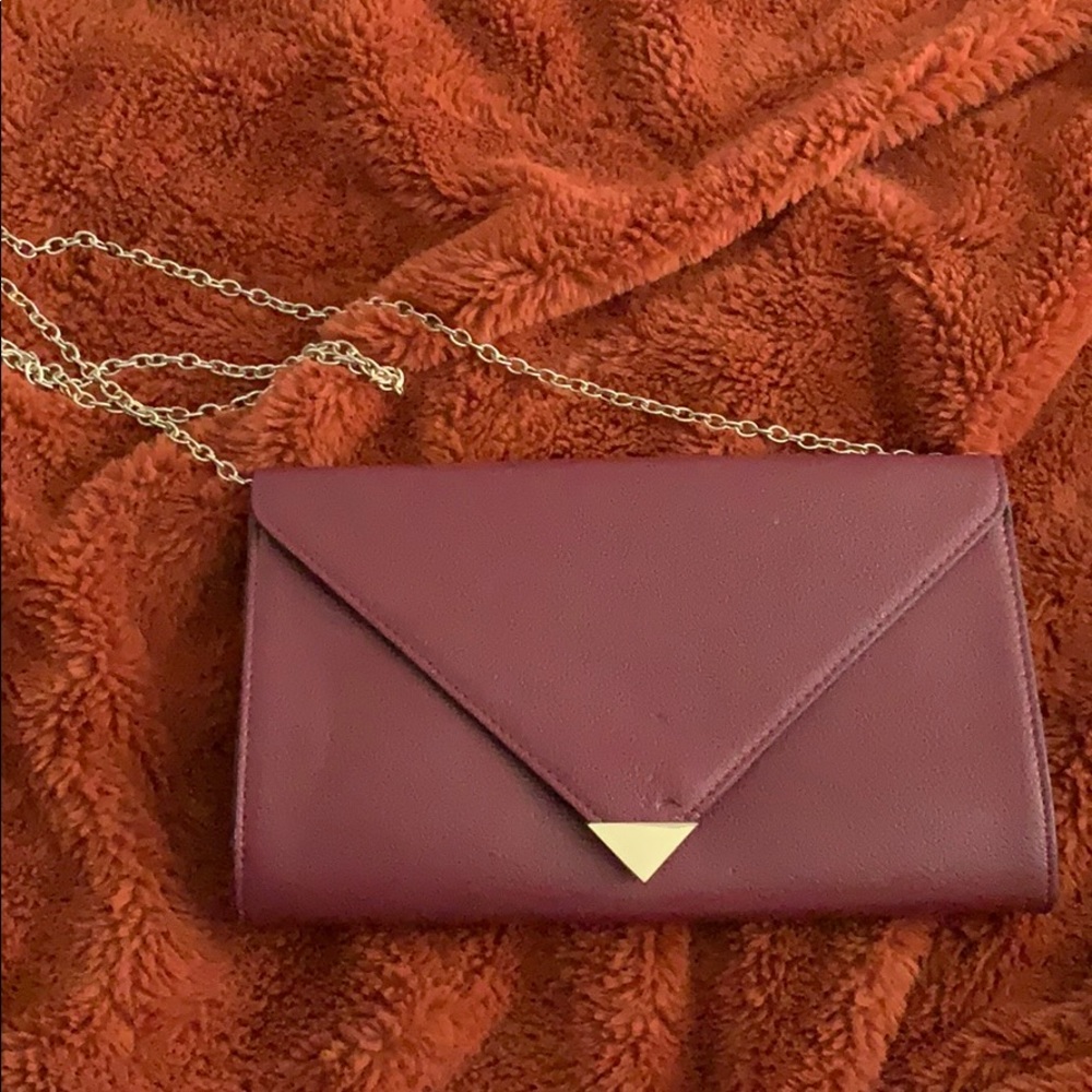 Burgundy clutch with chain